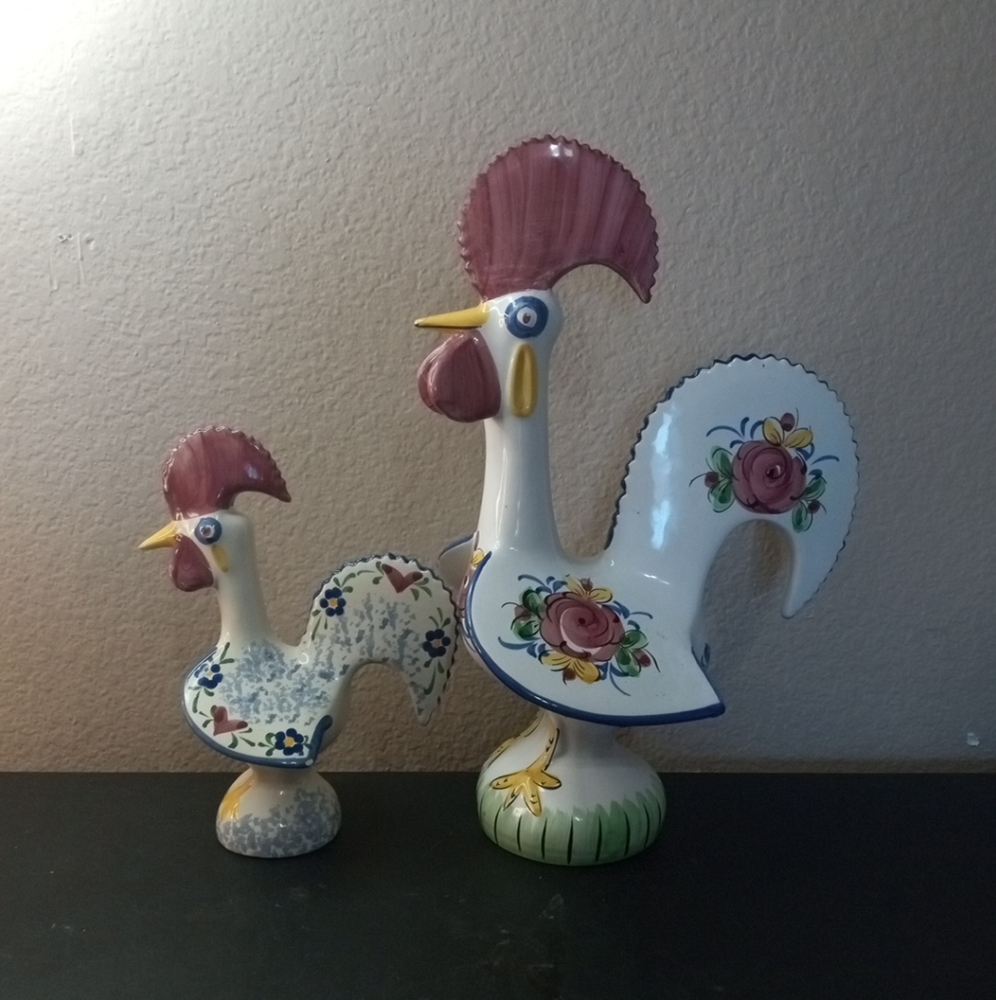 EXQUISITE Pair of Vestal Portugal Hand painted Rooster Figurines.